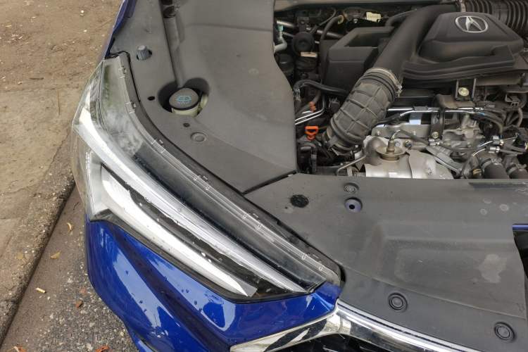Used Acura CDX 2019 1.5T Two-Wheel Drive Enjoyment Edition Engine Bay Right