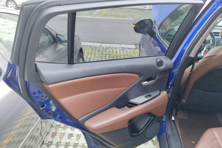 Used Acura CDX 2019 1.5T Two-Wheel Drive Deluxe Edition Interior 8