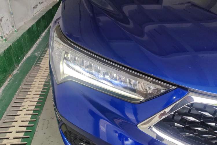 Used Acura CDX 2019 1.5T Two-Wheel Drive Deluxe Edition Right Front Headlight