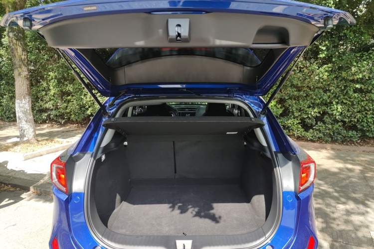 Used Acura CDX 2019 1.5T Two-Wheel Drive Deluxe Edition Trunk
