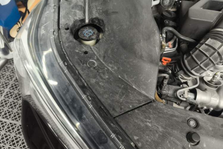 Used Acura CDX 2019 1.5T Two-Wheel Drive Comfort Edition Engine Bay Right