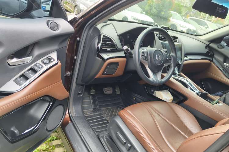 Used Acura CDX 2019 1.5T Two-Wheel Drive Deluxe Edition Interior 3