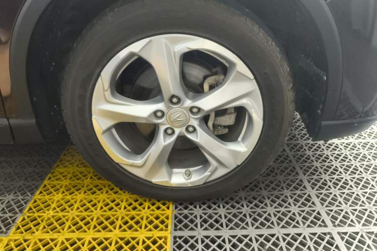 Used Acura CDX 2019 1.5T Two-Wheel Drive Comfort Edition Right Front Wheel Hub