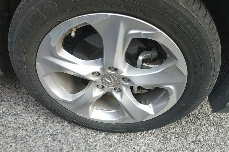 Used Acura CDX 2019 1.5T Two-Wheel Drive Comfort Edition Right Front Wheel Hub