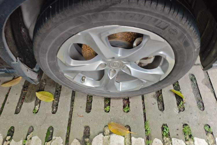 Used Acura CDX 2019 1.5T Two-Wheel Drive Deluxe Edition Right Front Wheel Hub