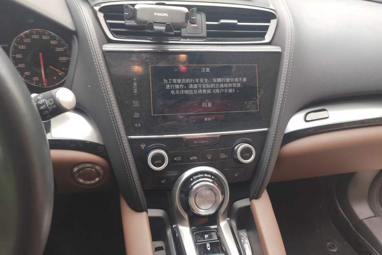Used Acura CDX 2019 1.5T Two-Wheel Drive Deluxe Edition Audio And AC Panel