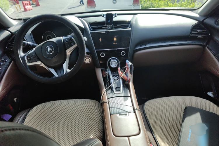Used Acura CDX 2019 1.5T Two-Wheel Drive Deluxe Edition Center Console