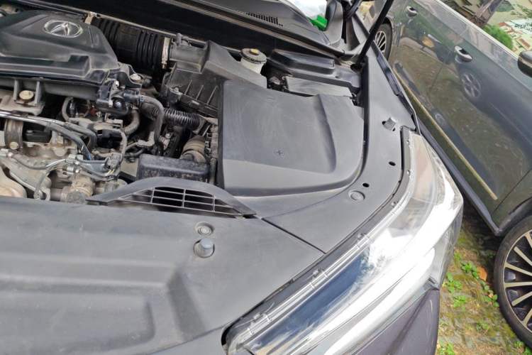 Used Acura CDX 2019 1.5T Two-Wheel Drive Deluxe Edition Engine Bay Left