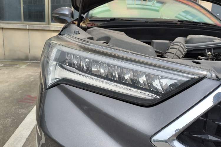 Used Acura CDX 2019 1.5T Two-Wheel Drive Deluxe Edition Right Front Headlight