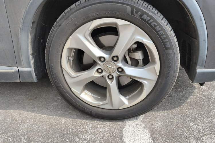 Used Acura CDX 2019 1.5T Two-Wheel Drive Deluxe Edition Right Front Wheel Hub