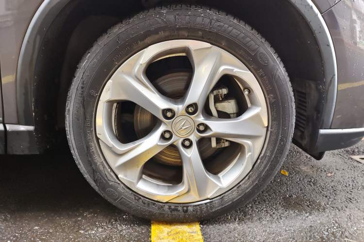 Used Acura CDX 2019 1.5T Two-Wheel Drive Deluxe Edition Right Front Wheel Hub