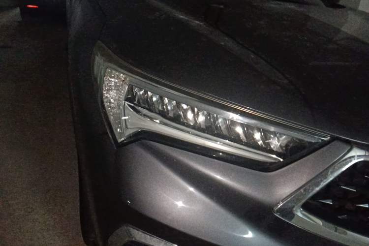 Used Acura CDX 2019 1.5T Two-Wheel Drive Deluxe Edition Right Front Headlight