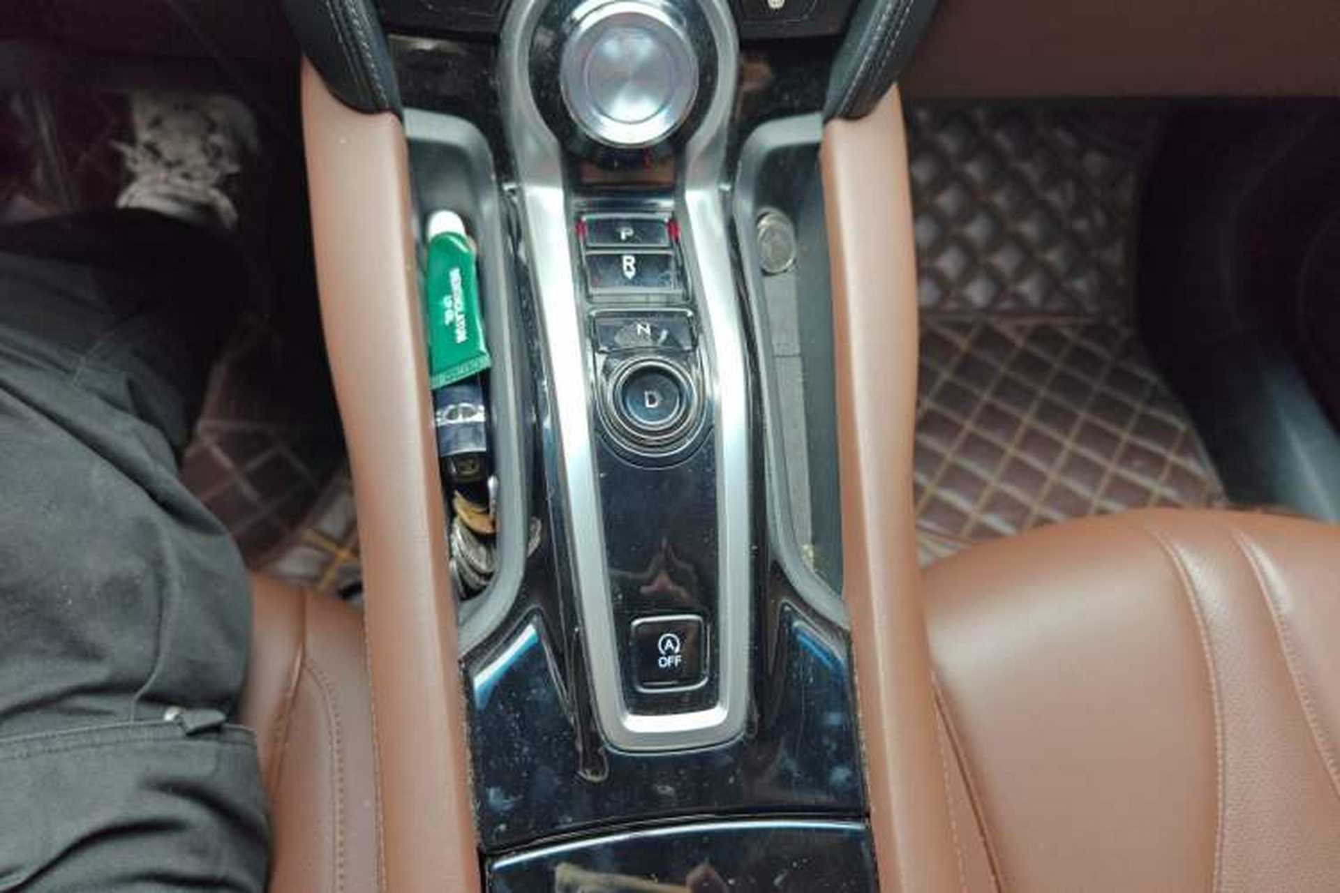 Used Acura CDX 2019 1.5T Two-Wheel Drive Deluxe Edition Gear Lever