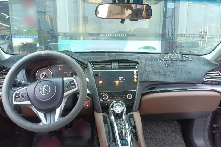 Used Acura CDX 2019 1.5T Two-Wheel Drive Deluxe Edition Center Console