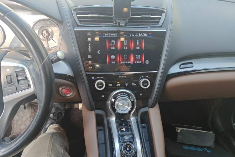 Used Acura CDX 2019 1.5T Two-Wheel Drive Deluxe Edition Audio And AC Panel