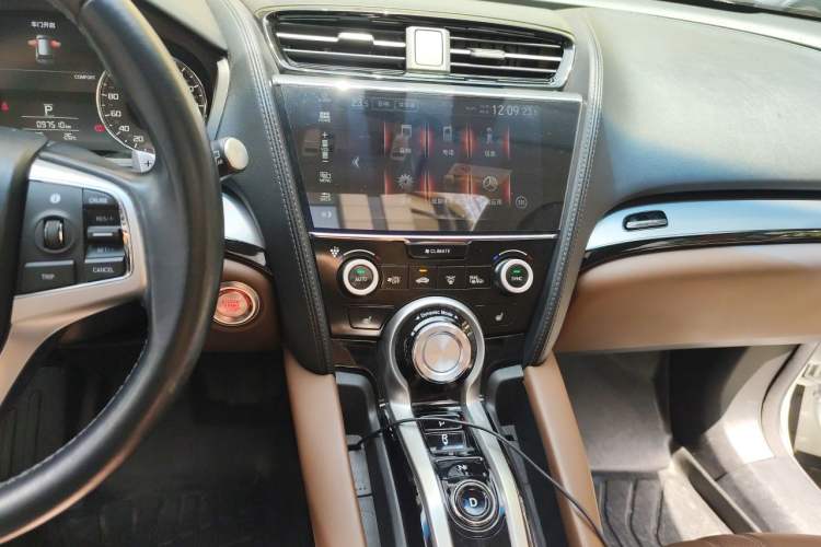 Used Acura CDX 2019 1.5T Two-Wheel Drive Deluxe Edition Audio And AC Panel