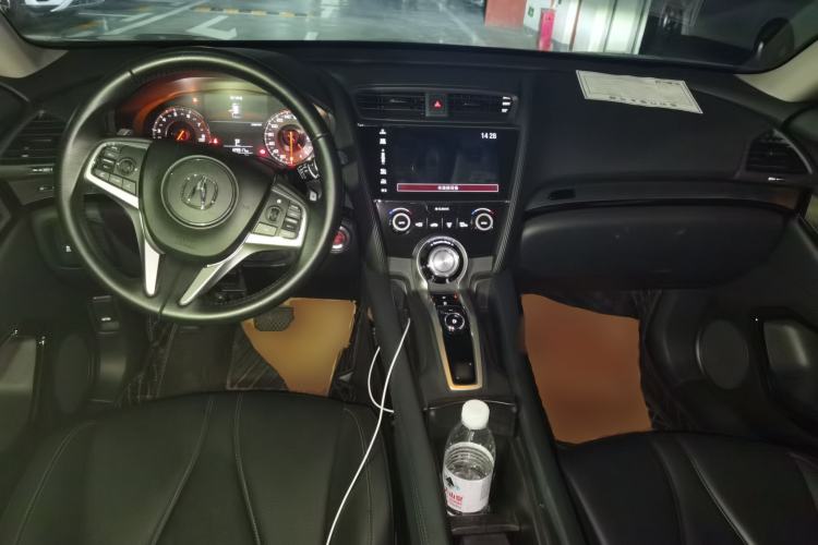 Used Acura CDX 2019 1.5T Two-Wheel Drive Enjoyment Edition Center Console