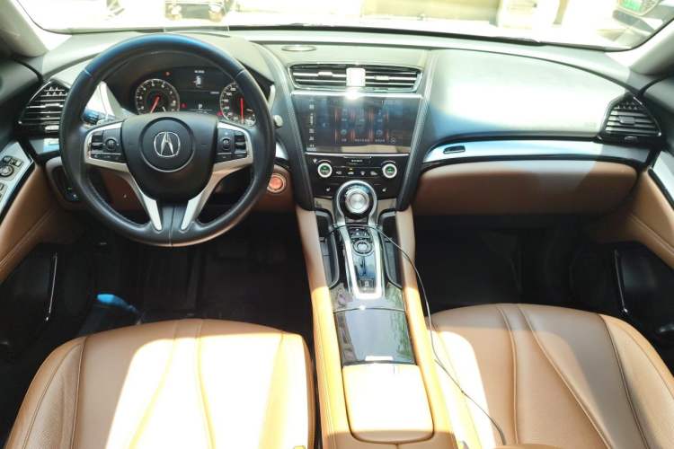 Used Acura CDX 2019 1.5T Two-Wheel Drive Deluxe Edition Center Console