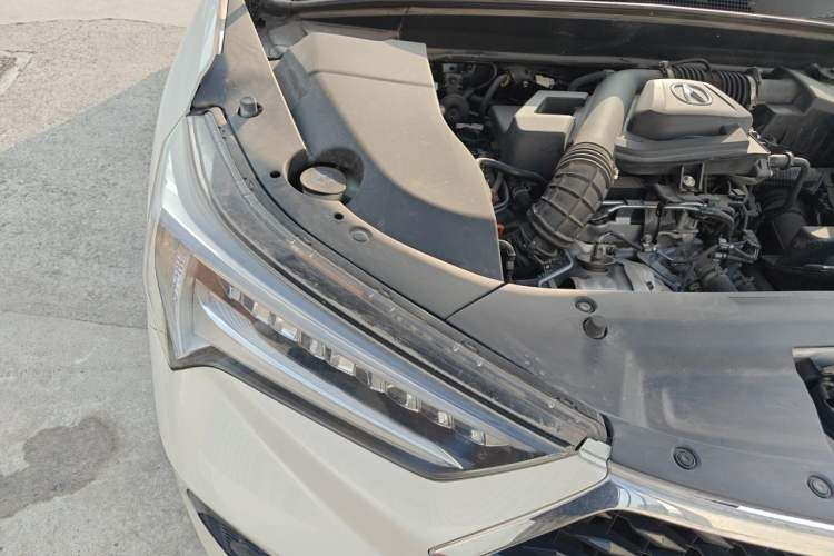 Used Acura CDX 2019 1.5T Two-Wheel Drive Deluxe Edition Engine Bay Right