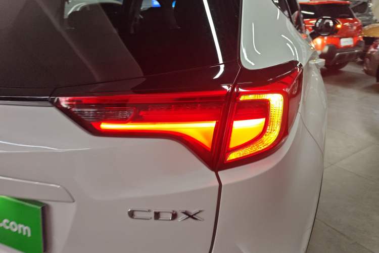 Used Acura CDX 2019 1.5T Two-Wheel Drive Deluxe Edition Exterior 6