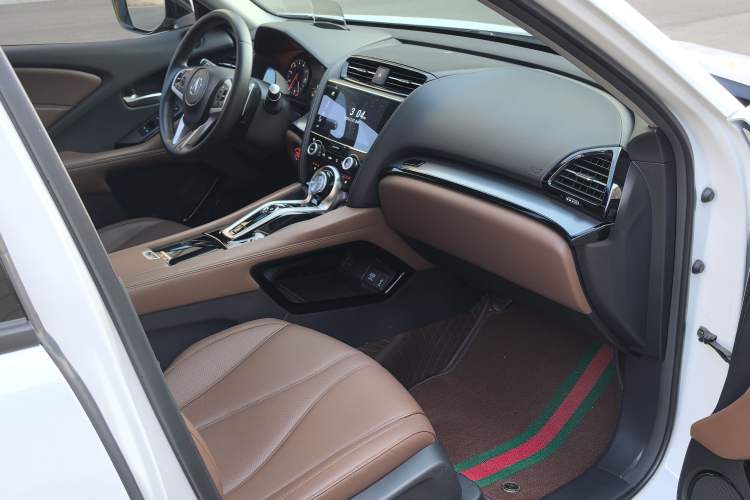 Used Acura CDX 2019 1.5T Two-Wheel Drive Deluxe Edition Interior 3