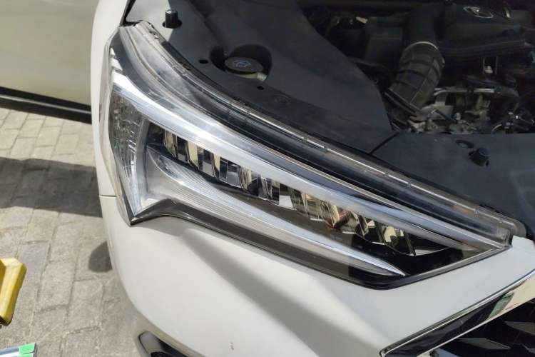 Used Acura CDX 2019 1.5T Two-Wheel Drive Deluxe Edition Right Front Headlight