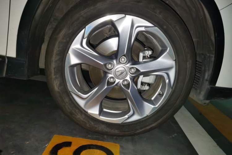 Used Acura CDX 2019 1.5T Two-Wheel Drive Enjoyment Edition Right Front Wheel Hub