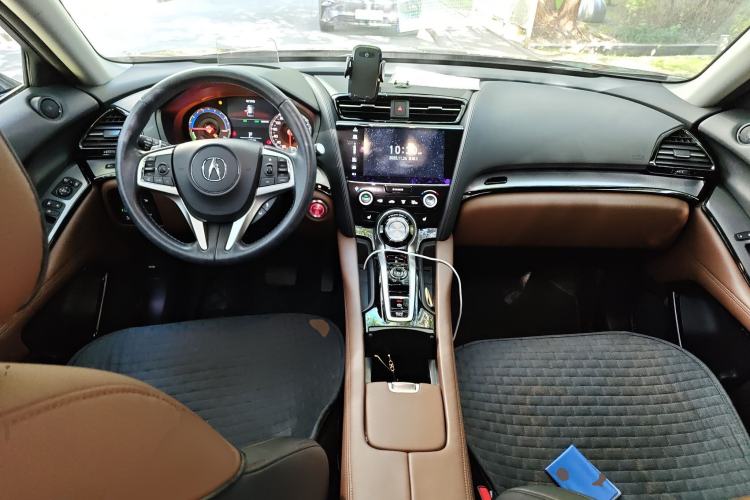 Used Acura CDX 2021 2.0L Two-Wheel Drive Quality Edition Hybrid Center Console
