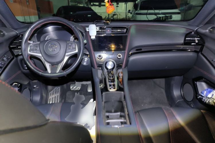 Used Acura CDX 2021 1.5T Two-Wheel Drive Luxury · A-Spec Sport Model Center Console