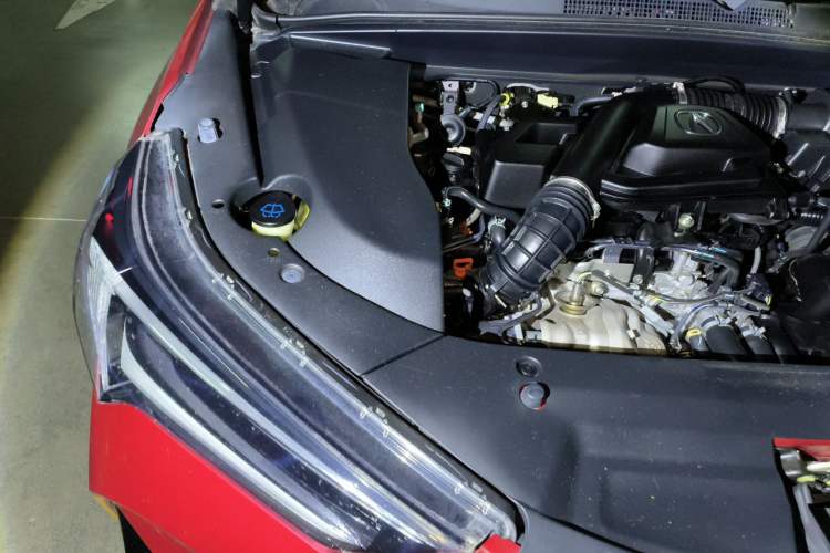 Used Acura CDX 2021 1.5T Two-Wheel Drive Luxury · A-Spec Sport Model Engine Bay Right