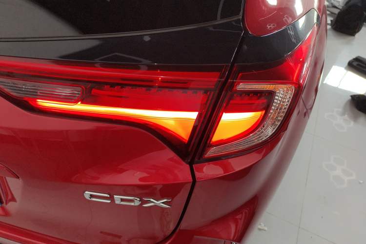 Used Acura CDX 2021 1.5T Two-Wheel Drive Deluxe Edition Exterior 6