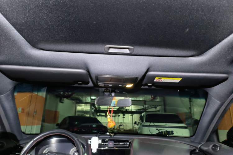 Used Acura CDX 2021 1.5T Two-Wheel Drive Luxury · A-Spec Sport Model Headliner