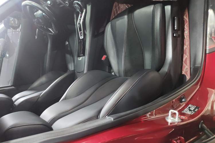 Used Acura CDX 2021 1.5T Two-Wheel Drive Luxury · A-Spec Sport Model Right Front Seat