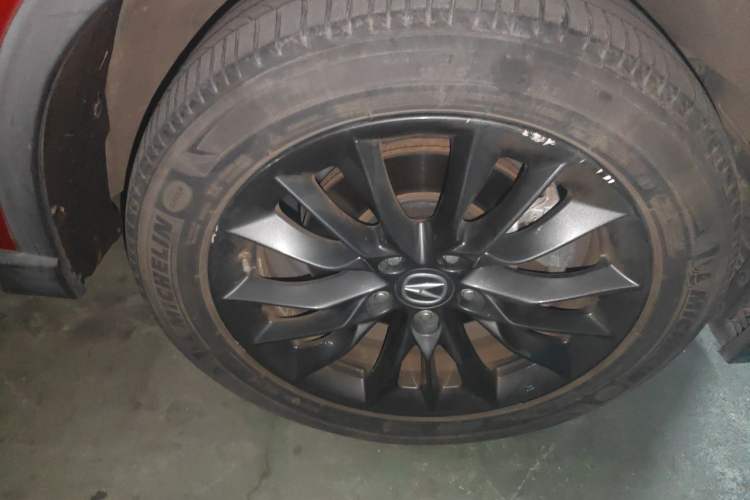 Used Acura CDX 2021 1.5T Two-Wheel Drive Luxury · A-Spec Sport Model Right Front Wheel Hub