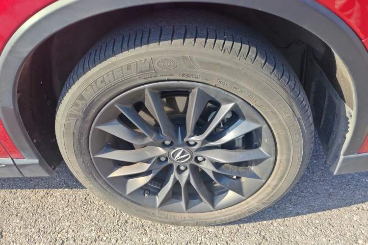 Used Acura CDX 2021 1.5T Two-Wheel Drive Luxury · A-Spec Sport Model Right Front Wheel Hub
