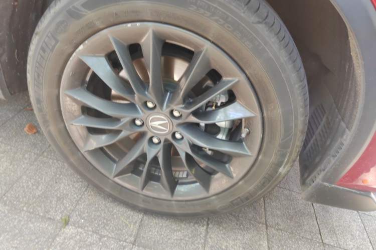 Used Acura CDX 2021 1.5T Two-Wheel Drive Diamond Edition A-Spec Sport Model Right Front Wheel Hub