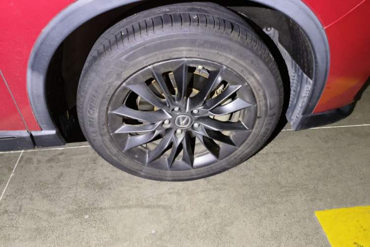 Used Acura CDX 2021 1.5T Two-Wheel Drive Luxury · A-Spec Sport Model Right Front Wheel Hub