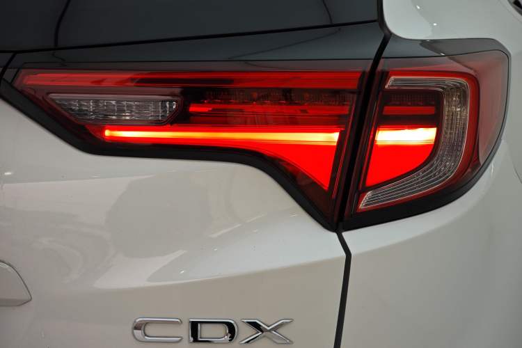 Used Acura CDX 2021 1.5T Two-Wheel Drive Deluxe Edition Exterior 10