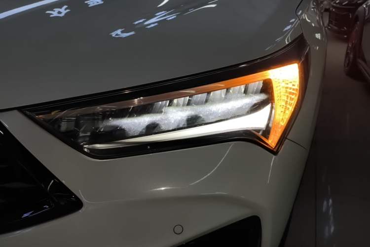 Used Acura CDX 2021 1.5T Two-Wheel Drive Deluxe · A-Spec Smart Safety Sport Model Left Front Headlight