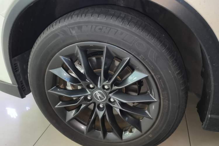 Used Acura CDX 2021 1.5T Two-Wheel Drive Deluxe · A-Spec Smart Safety Sport Model Left Front Wheel Hub