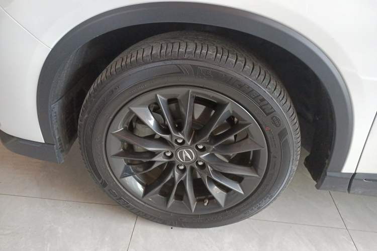 Used Acura CDX 2021 1.5T Two-Wheel Drive Deluxe · A-Spec Smart Safety Sport Model Left Front Wheel Hub