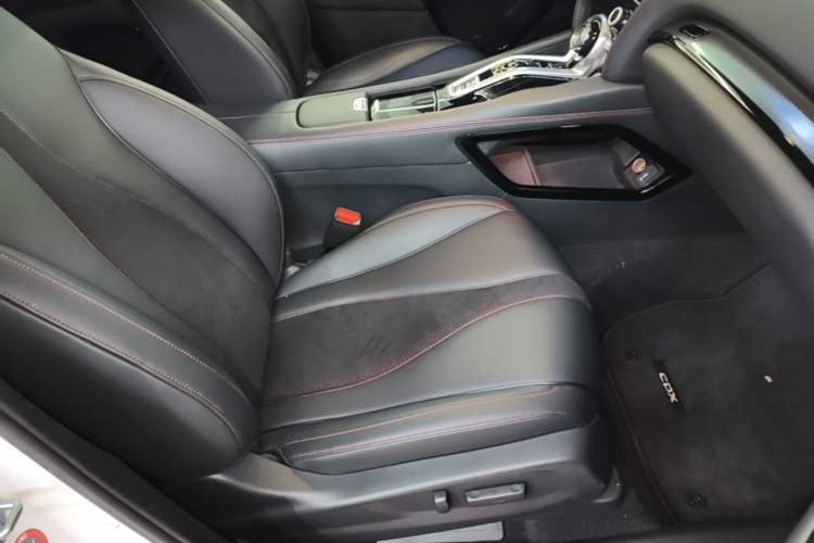 Used Acura CDX 2021 1.5T Two-Wheel Drive Deluxe · A-Spec Smart Safety Sport Model Right Front Seat