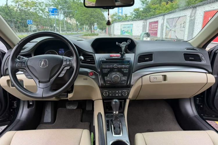 Used Acura ILX 2013 2.0L Elite Edition Interior 1