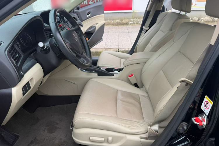 Used Acura ILX 2013 2.0L Elite Edition Interior 3