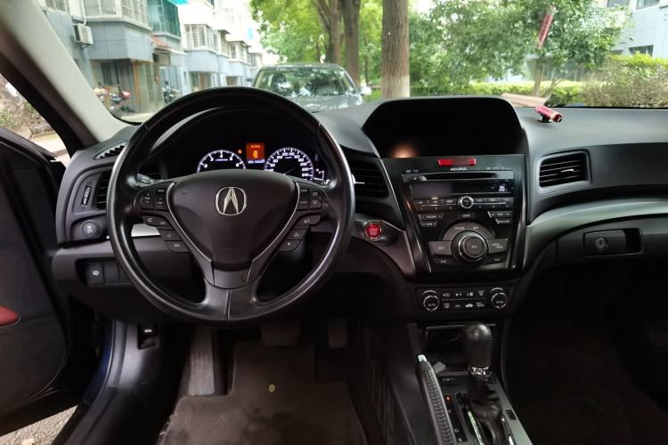 Used Acura ILX 2013 2.0L Elite Edition Center Console
