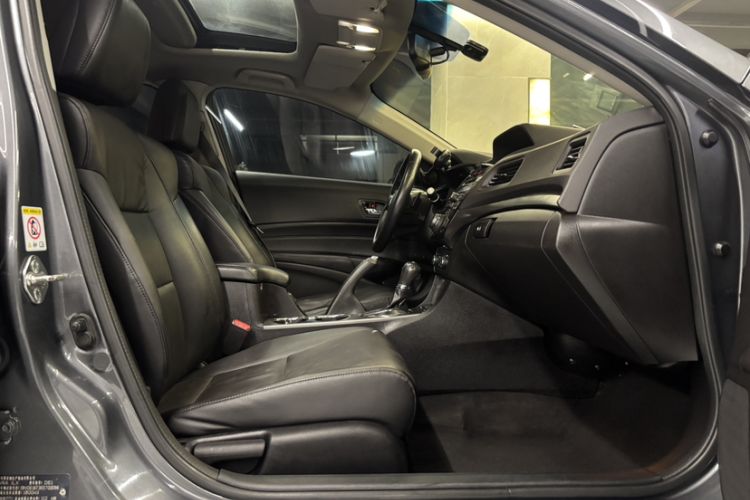 Used Acura ILX 2013 2.0L Elite Edition Interior 1