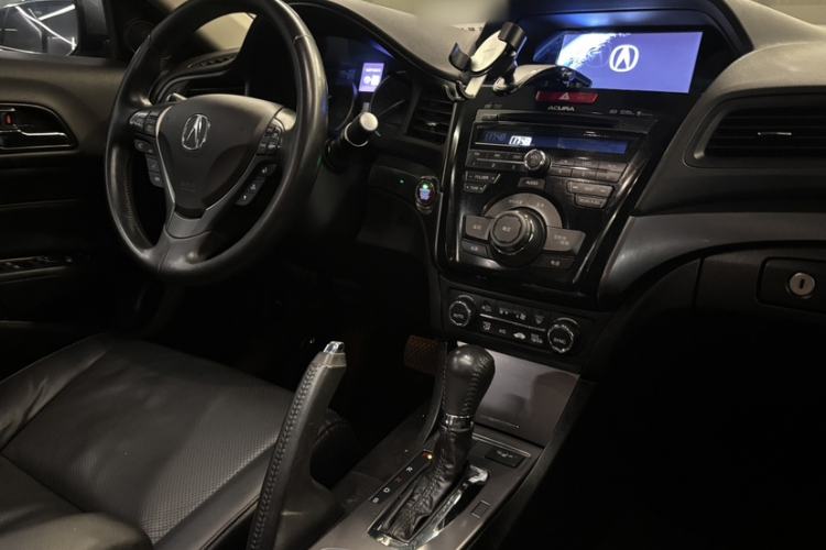 Used Acura ILX 2013 2.0L Elite Edition Interior 12