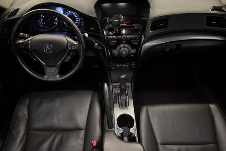 Used Acura ILX 2013 2.0L Elite Edition Interior 7