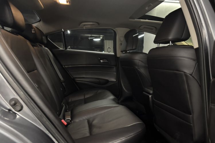 Used Acura ILX 2013 2.0L Elite Edition Interior 8