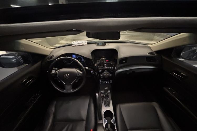 Used Acura ILX 2013 2.0L Elite Edition Interior 9